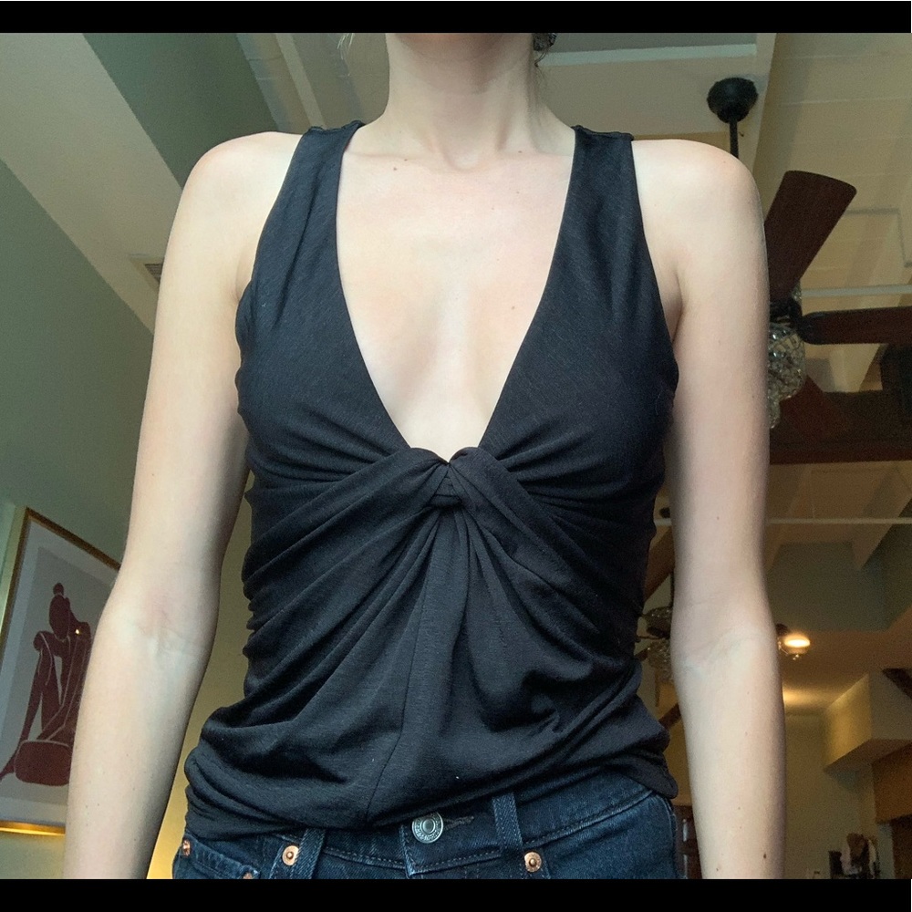 Black twist tank